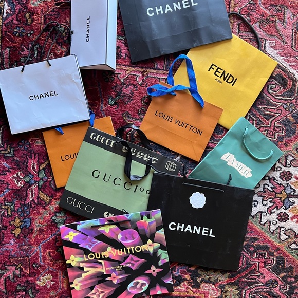 Mix a lot Chanel Gucci Fendi La mer Shopping bags - Picture 4 of 4
